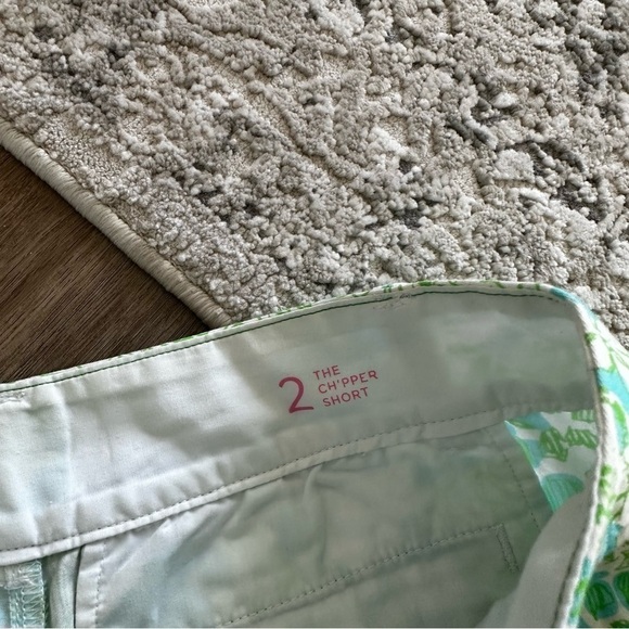 Lily Pulitzer The Chipper Shorts Green Blue White Floral Animal Print Size 2 - Picture 9 of 9